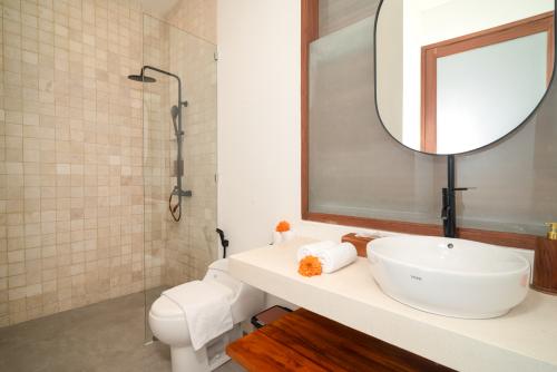 Master Bathroom 1